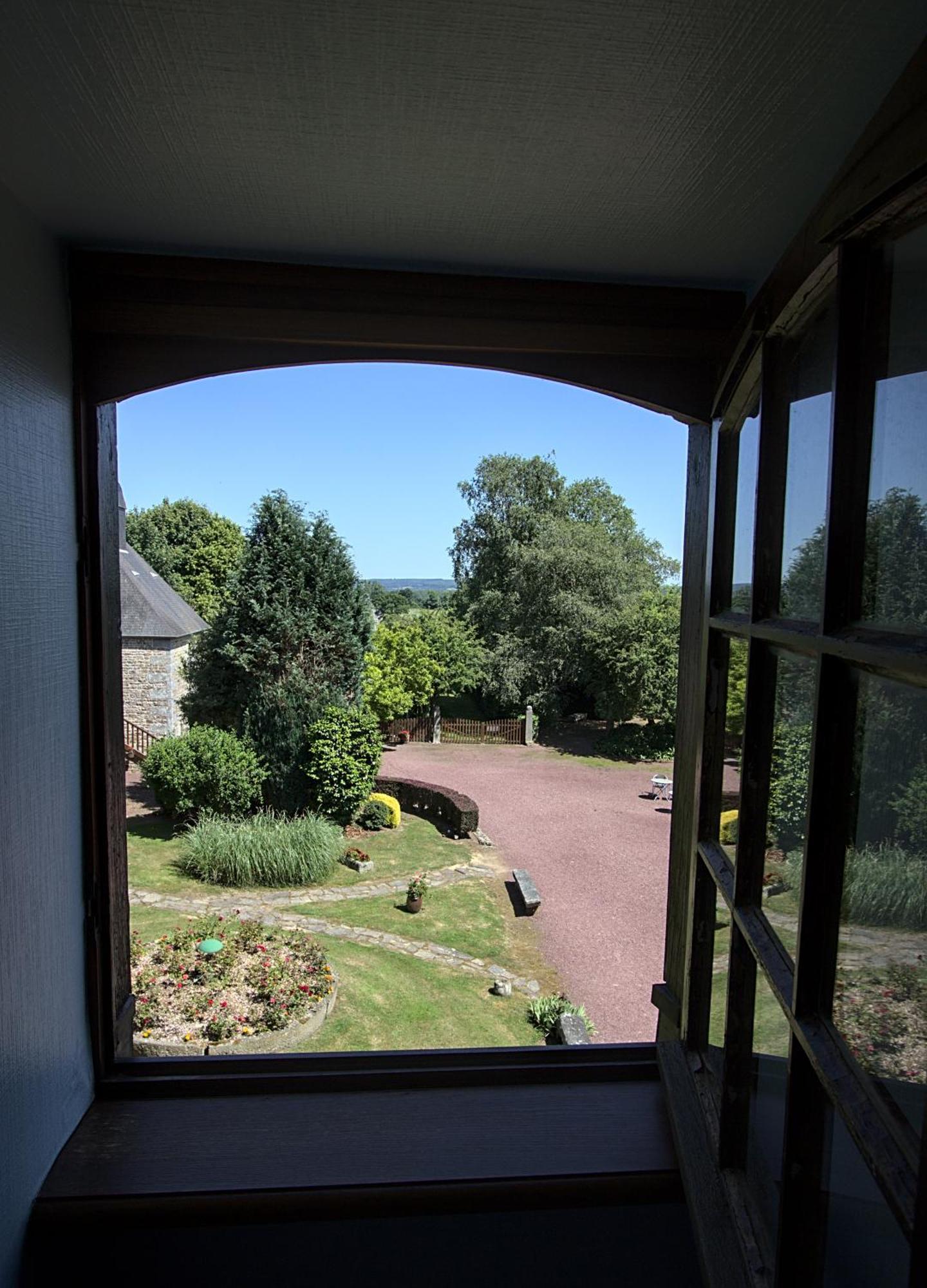 Logis Hotel Restaurant Manoir De L'Acherie Sainte-Cécile Екстериор снимка