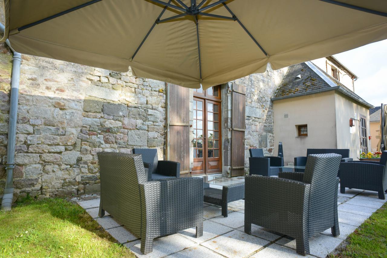 Logis Hotel Restaurant Manoir De L'Acherie Sainte-Cécile Екстериор снимка